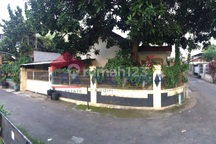 Di Jual Rumah Hook Siap Huni. Dekat dengan Lingkungan Sekolah.