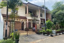 Rumah Mewah Hadap Taman Dalam Komplek Di Cinere