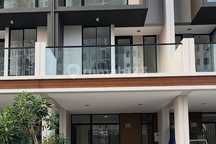 DISEWAKAN RUMAH KOSONGAN 4,5X10m2 BEST DEAL SIAP HUNI