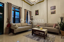 Rumah 2 Lantai SHM Strategis di Cinere, Depok