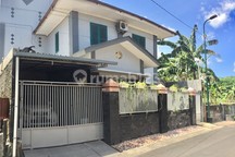 Rumah Minimalis dengan Desain Klasik , Dekat Rsud Wirosaban, & Uad Pusat