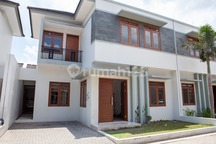 Rumah Mewah Full Furnish Dalam Cluster  Di Utara Mirota Godean, Tegalrejo, Yogyakarta