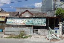 Disewakan Cepat Rumah Dipinggil Jalan Raya Taman Wisma Asri 2 Bekasi Utara Dekat Kampung Irian bisa untuk Usaha Sekaligus Tempat Tinggal