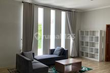 Disewakan Rumah Mewah Dekat Kampus UGM DAN UII Full Furnished DI PERUMAHAN PALAGAN ASRI 3, Sleman, Yogyakarta