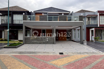Rumah Besar Cantik Full Interior di Batam Centre