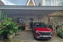 Rumah 3 Lantai View Gunung 360Deg Siap Huni di Cluster Venesia