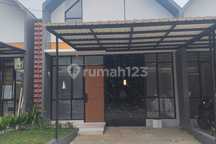 Rumah di Over Kredit Lokasi Dekat Taman Herbal Insani Depok