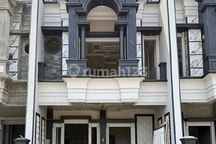 Rumah Mewah Harga Murah Lho Lokasi di Pusat Kota Depok Dekat dengan Universitas Stasiun Kereta dan Exit Tol Cijago dan Desari Kukusan Ui