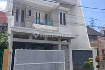 Disewakan Dikontrakkan Rumah 2 Lantai Di Borobudur Dekat Hwa Ind Hua Ing Santo Yusup Kota Malang Semi Furnish Dekat Sabilillah Cocok Untuk Kantor Atau Rumah Usaha