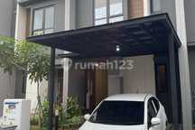Disewakan Rumah 2 Lantai Cluster Regia di Summarecon Crown Gading