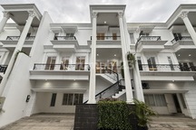 Siap Huni 4 Lantai dengan Privatelift di Lebak Bulus Jakartaselatan