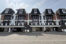 Siap Huni 4 Lantai Private Lift 500 Meter Tol Andara Kawasa Artis