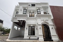 Rumah Baru Siaphuni 3 Lantai Dalam Cluster Pinggir Jalan Raya Tol