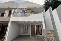 Siap Huni Dekat Pondok Cabe Golf Desain Kontemporer Termurah SHM