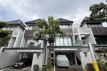 Hunian 3 Lantai Aman & Nyaman di Lebak Bulus Jakarta Selatan Fasilitas Lengkap, Akses Tol & MRT dan Ada Lawangan Padel