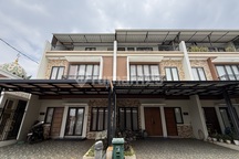 Rumah 3 Lantai Take Over di Jati Asih Bekasi, Full Furnished