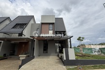 Rumah 2 Lantai Siap Huni Full Fasilitas di Bsd Tangerang Selatan.