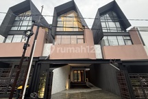 Townhouse Mewah 3 Lantai Siap Huni di Kemang Jakarta Selatan