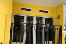 Rumah 3.5 Lantai Gang Cempaka Warna, 2 Kt, Dekat Mall Arion