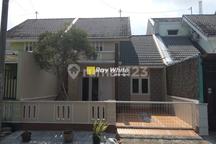 Disewakan Rumah Siap Huni Solo Baru Grogol Gedangan