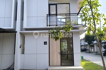 Siap Huni Rumah 2 Lantai di Rolling Hills Karawang