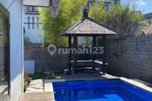 Villa murah 1 lantai dengan gazebo di Seminyak, Badung