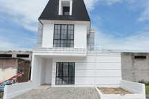 Rumah baru cluster di kota Sukoharjo listrik bawah tanah