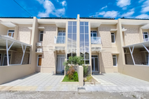 Rumah 2 Lantai Gentan Free Kanopi AC Taman SHM Ready