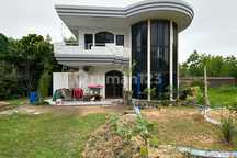 Disewakan Rumah Crown Hill Semi Furnished
