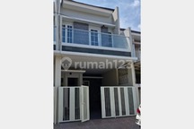 Dijual Rumah Minimalis Modern di Tenggilis Mejoyo, Dekat Ubaya