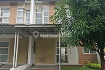 Rumah Hook Depan Pos Satpam Cluster