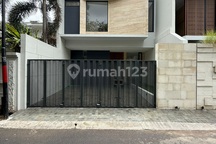 Rumah Baru Siap Huni Private Swimming Pool Kemang