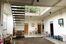 Rumah dengan Tanah Berbentuk Ngantong