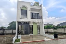 Dekat Alun-Alun! Rumah 2,5 Lantai Depok, 10 Menit Stasiun