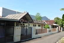 Rumah Kos Jl Sumatera 3 Menit Unej, Prospek Bisnis Kos. Legalitas SHM
