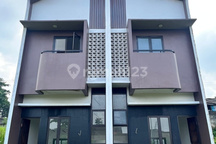 Rumah Baru 2 Lantai Lokasi Pinggir Jalan Raya Cipayung, Dekat Stasiun Citayam