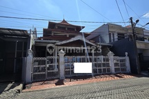 Dijual Via Lelang Rumah 2 Lantai di Panjang Jiwo Permai