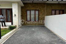 Rumah Disewakan One Gate Fully Furnished di Seminyak