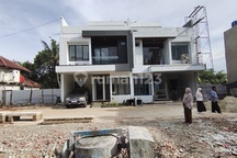 Siap Huni, 3 Lantai, SHM, Dekat Taman Kota,