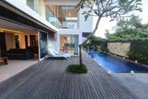 Villa dengan View Laut dan Bukit di Jimbaran