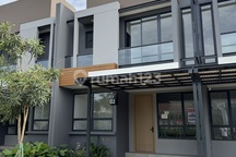 Rumah Terravia Adora Bsd Disewakan Murah