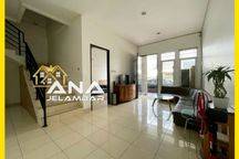 Ana* Rumah 3lt Luas 7x18m Hadap Selatan Di Taman Ratu, Kebon Jeruk - * Good-deal!!*