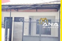 Ana Rumah 1.5Lt Luas 5X16.5m Full Renovasi Hadap Timur di Jelambar - * Good- Deal !!*