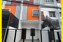 Ana Rumah Baru 3Lt Luas 4X14m Lokasi Bagus di Tanjung Duren - * Good- Deal !!*