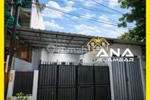 Ana Rumah Murah Luas 4X20m Hitung Tanah di Jelambar - * Good- Deal !!*