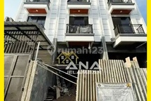 Ana Rumah Baru 3.75Lt Luas 4X15m Modern Minimalis dengan Rooftop di Duri Kepa, Kebon Jeruk - * Good- Deal !!*