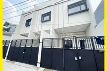 Ana Rumah Baru 3Lt Luas 4.3X12m Jln 1 Mobil Harga 1M-An di Jelambar - * Good- Deal !!*