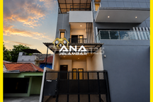 Ana Rumah di Kav Polri Luas 4.65X16m 3.5Lt Lingkungan Jelambar - * Good- Deal !!*