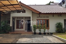 Jual Cepat Rumah di Jl. Taman Wijaya Kusuma Raya Blok E No.6-7 Lt 250M2 Lb 170M² - Cilandak, Jakarta Selatan