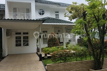 Rumah Elegan Sangat Terawat, Sangat Langka! Legalitas SHM Aman di Sentul City, Sekali Lihat Pasti Jatuh Cinta